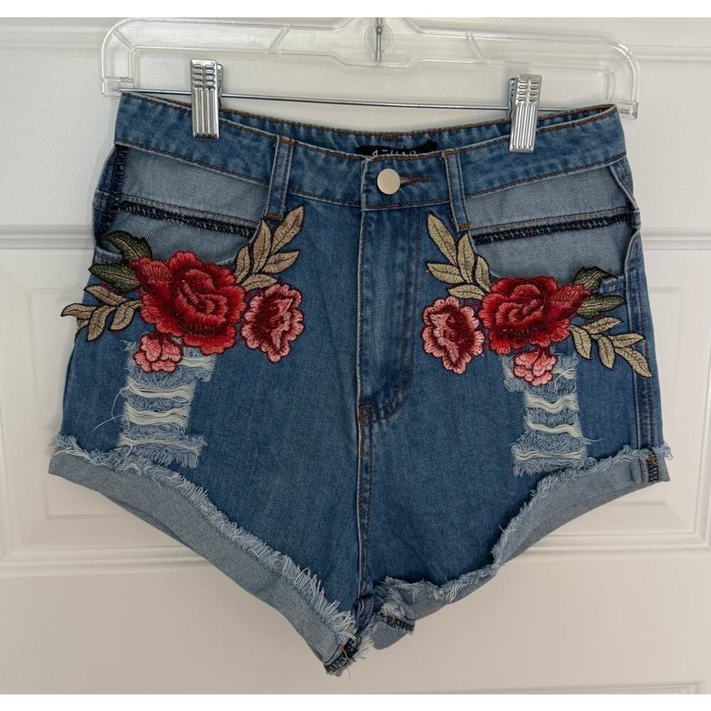 Rebel Women's Embroidered High Rise Distressed Denim Shorts Size Small NWT